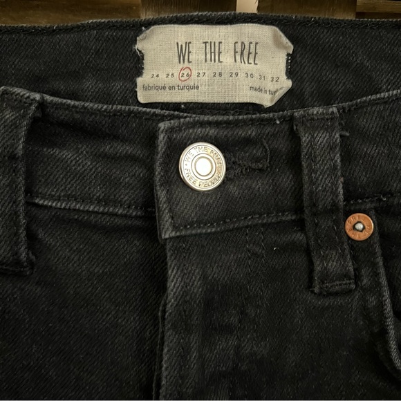 We The Free Skinny Button fly Raw Hem Jeans Black Size 26 - Picture 4 of 13